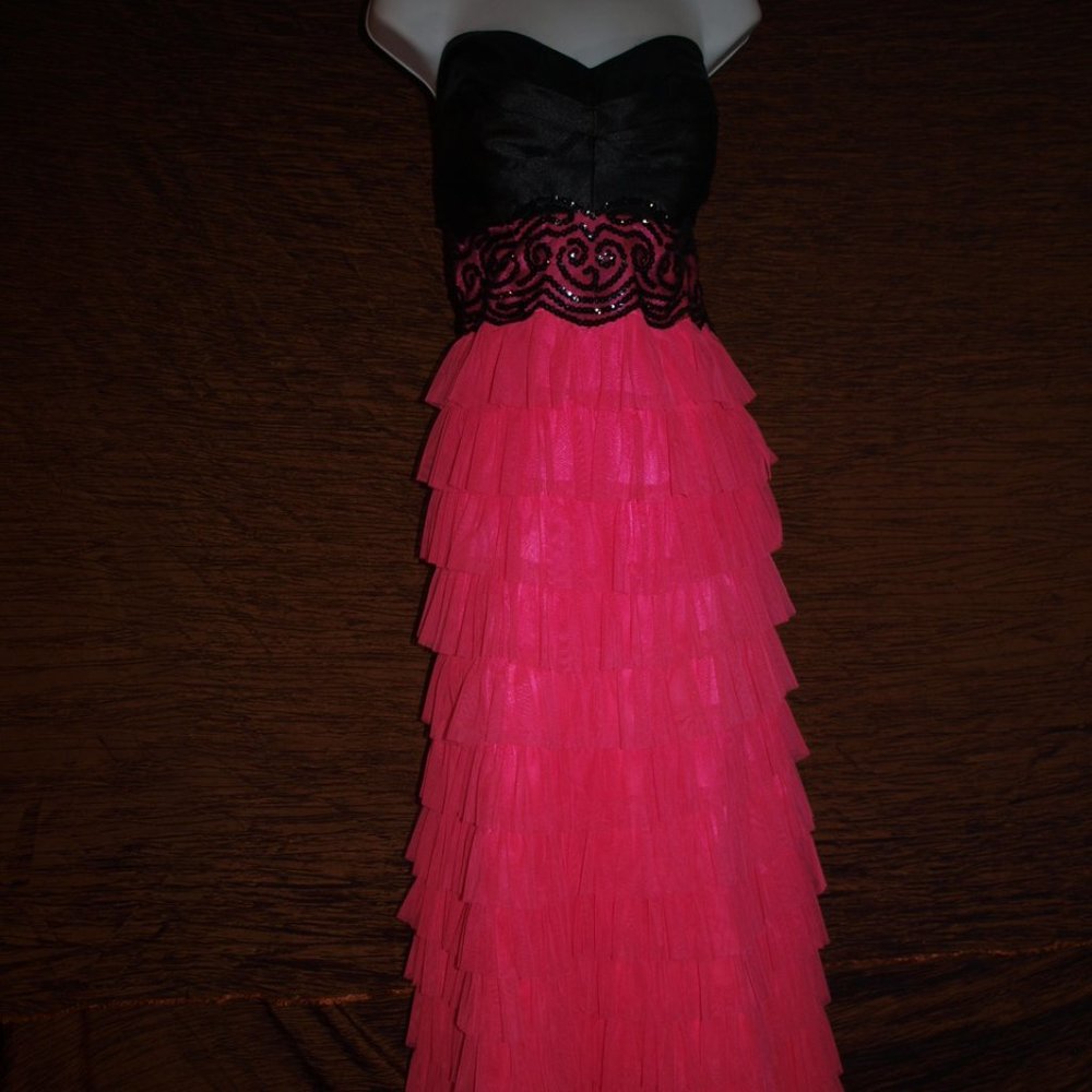 Pink/Black GOWN SIZE 14/15 BY DEB USED FOR PHOTO SHOOT